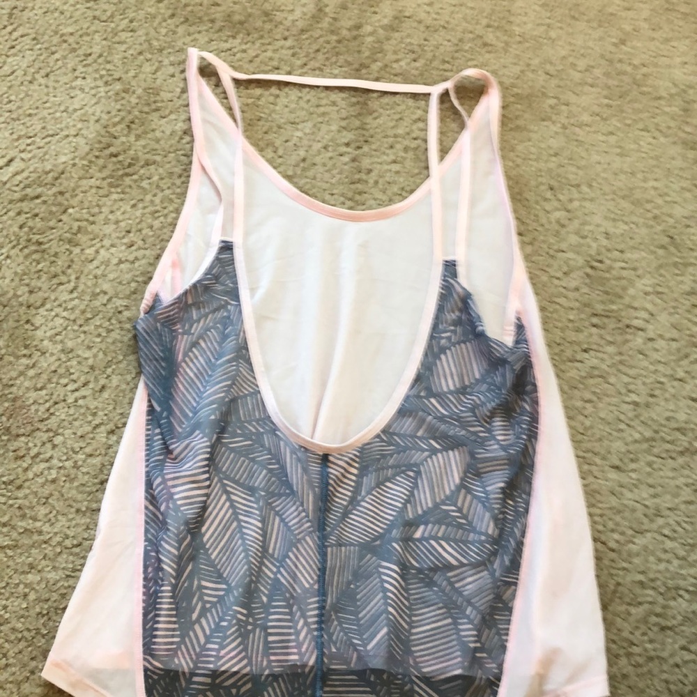 Lululemon tank size 8